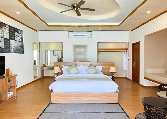 Brennia Kottefaru Maldives